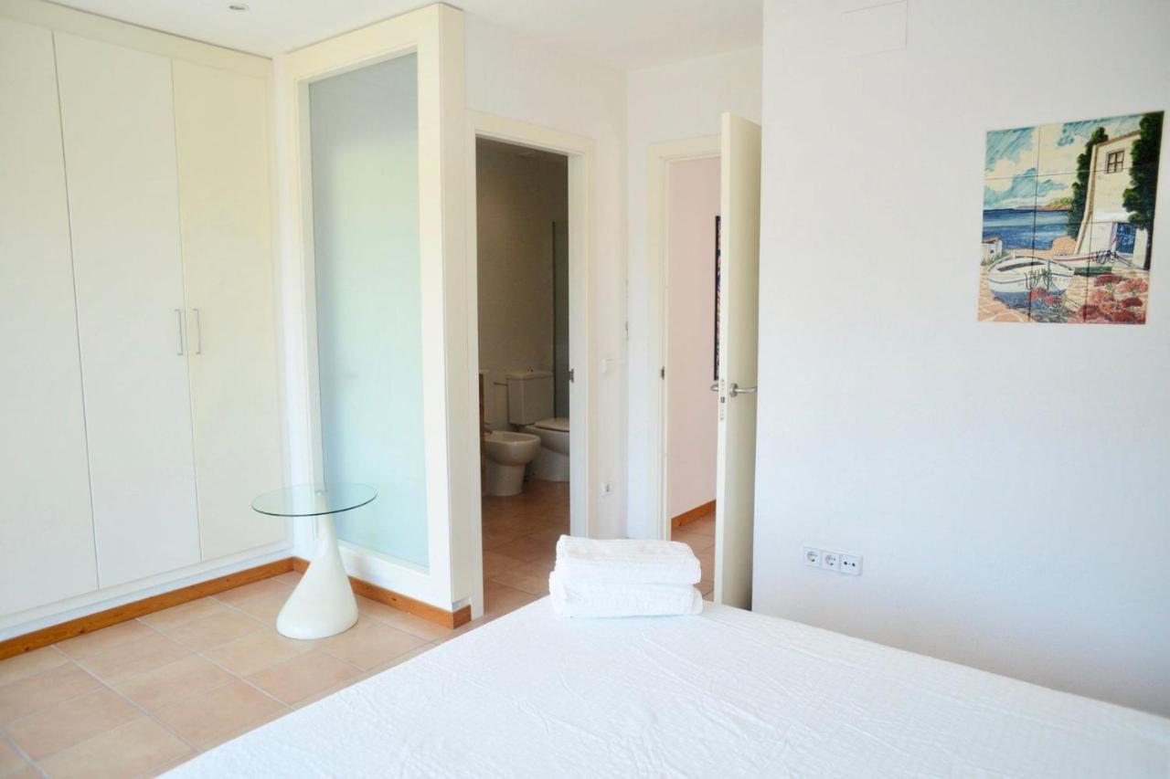 Beachfront Duplex With Terrace And Sea Views - Cadaqués Exteriér fotografie