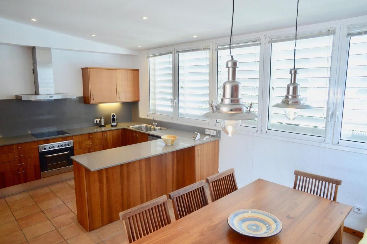 Beachfront Duplex With Terrace And Sea Views - Cadaqués Exteriér fotografie